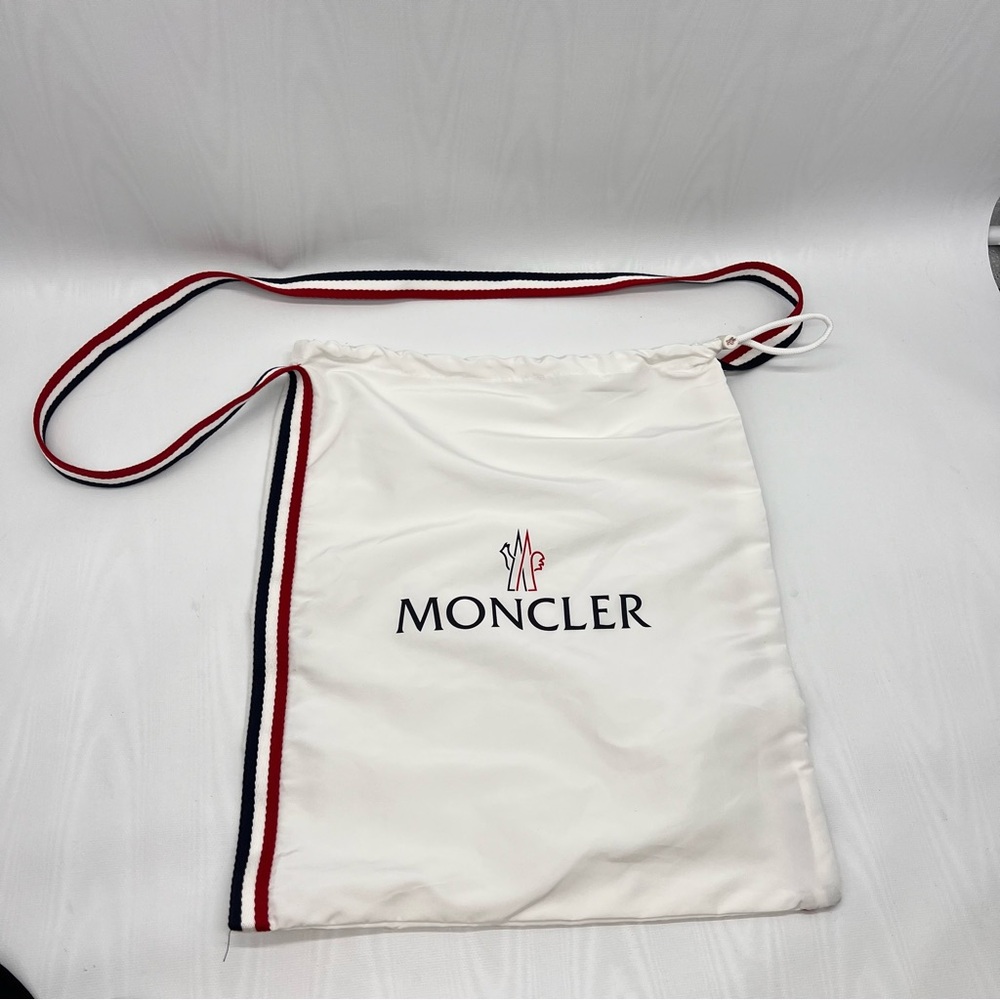 Moncler Sling Bag / Pouch / Carry-On - Picture 1 of 8
